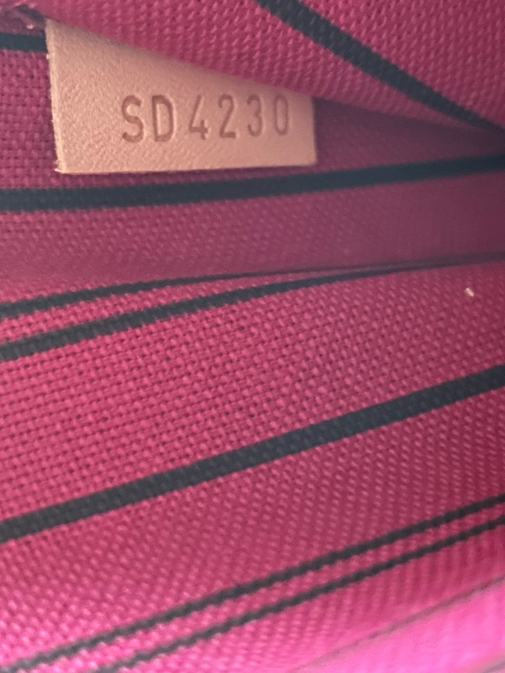 Louis Vuitton Neverfull MM - Picture 10 of 10